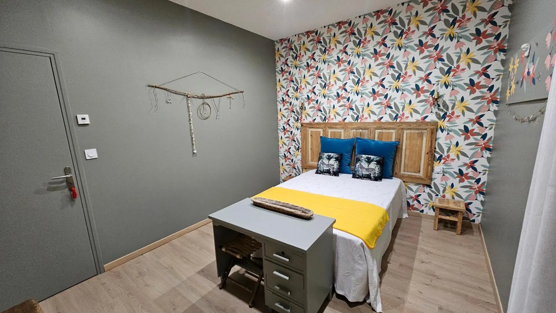 Les Box Chambre D'Hotes Lunan Frankreich